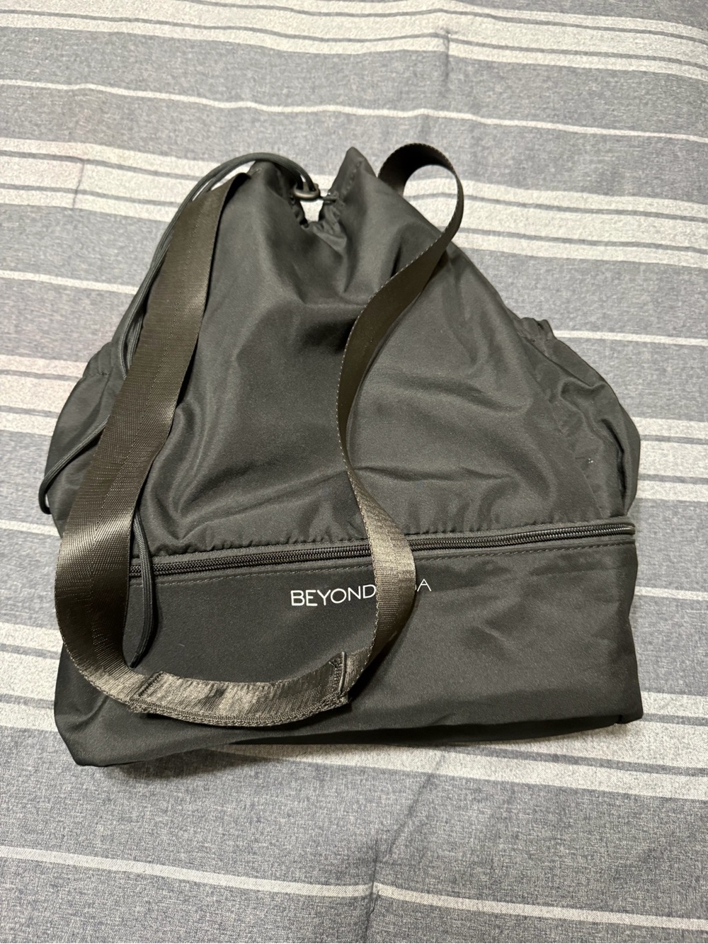 Beyond Yoga Backpack - Picture 2 of 4